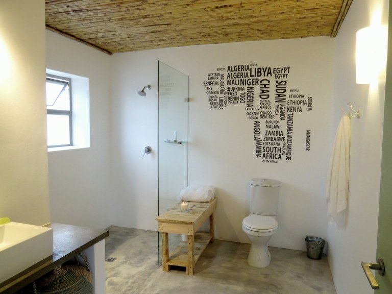 07-Bedroom 1 lavatory.jpg