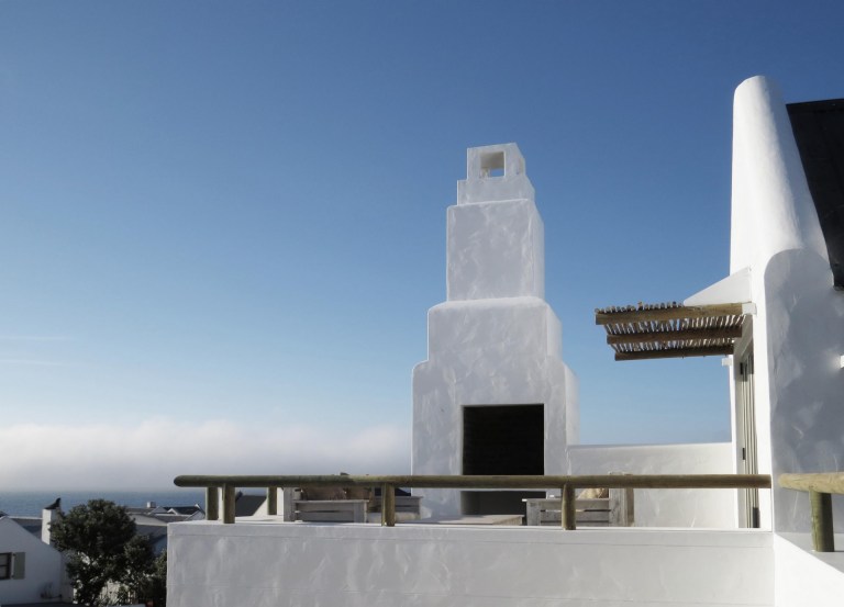 Porch with braai.jpg